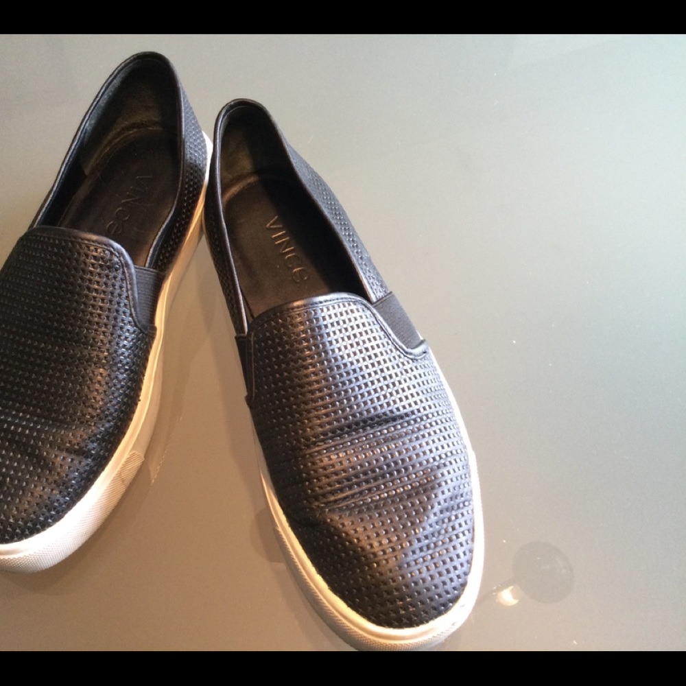 VINCE PERFORATED LEATHER SNEAKERS sz6